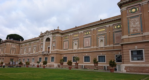 イタリア、ローマ、バチカン美術館外観