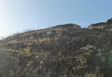 ホノルルのダイヤモンドヘッド頂上から下山のトレッキングコース