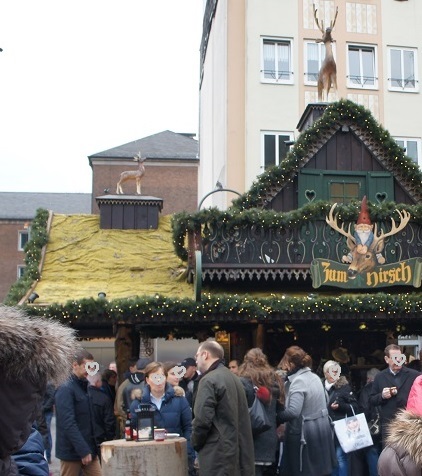ケルン大聖堂前のクリスマスマーケット