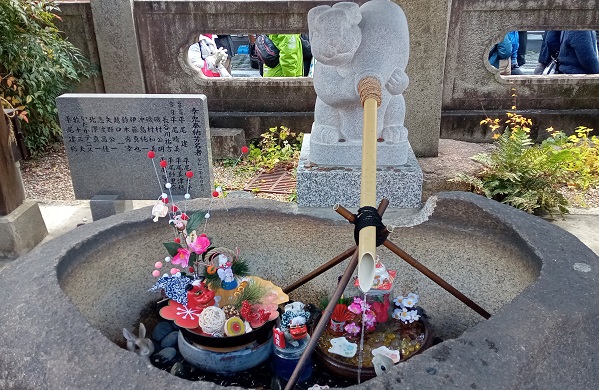 名古屋大須にある三輪神社境内