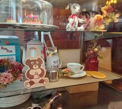 名古屋市東区の洋菓子喫茶のボンボンの店内