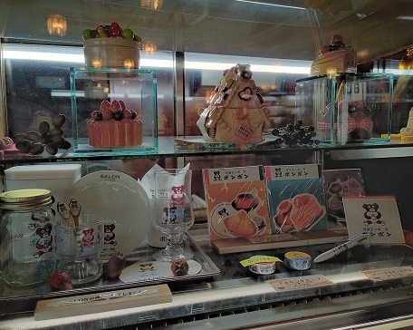 名古屋市東区の洋菓子喫茶のボンボンの店内