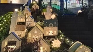 星ケ丘テラスのクリスマスツリーとハウス