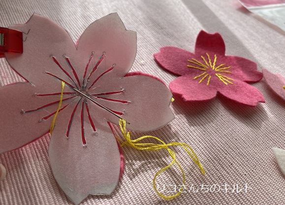 フエルトで桜の花作り