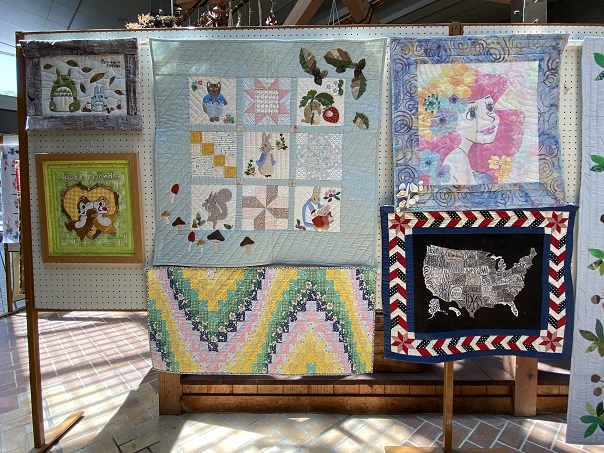 QUILT-AKI作品展(戸田川緑地のフラワーセンターにて2025年5月13日から18日まで開催)