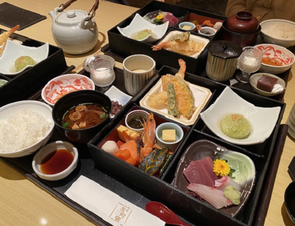 旬魚左阿弥(名鉄百貨店9階)