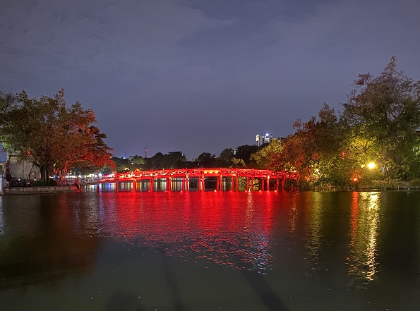ホアンキエム湖(ハノイ)の玉山祠