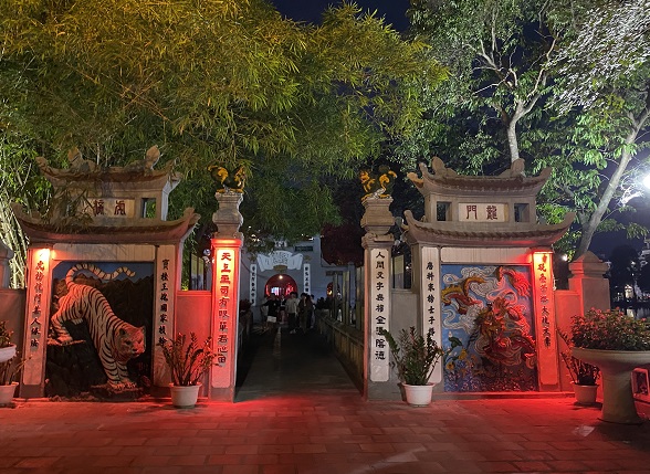 ホアンキエム湖(ハノイ)の玉山祠