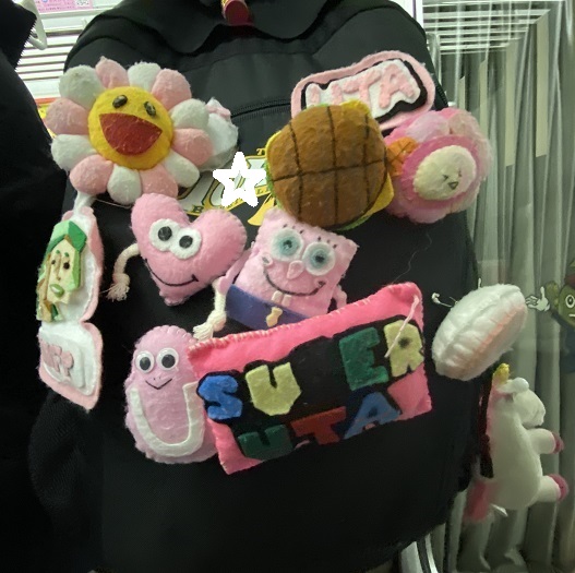 女子高生の手作りマスコット