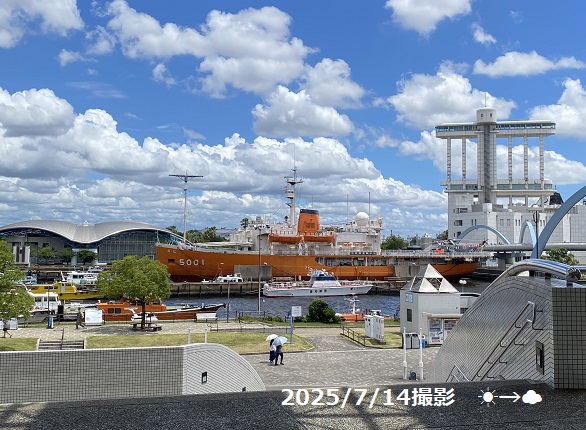 名古屋港水族館前に広がる景色
