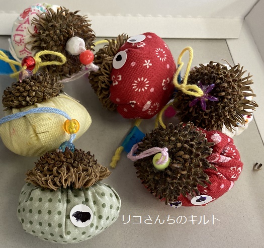ドングリのパンツを使った手作りチャーム