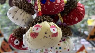 ドングリのパンツを使った手作りチャーム