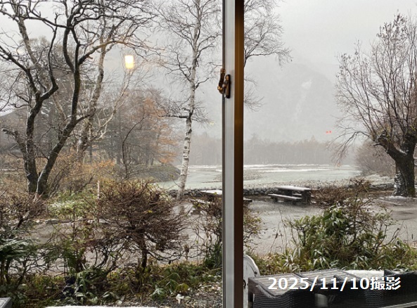 上高地五千尺ホテルのカフェラウンジ