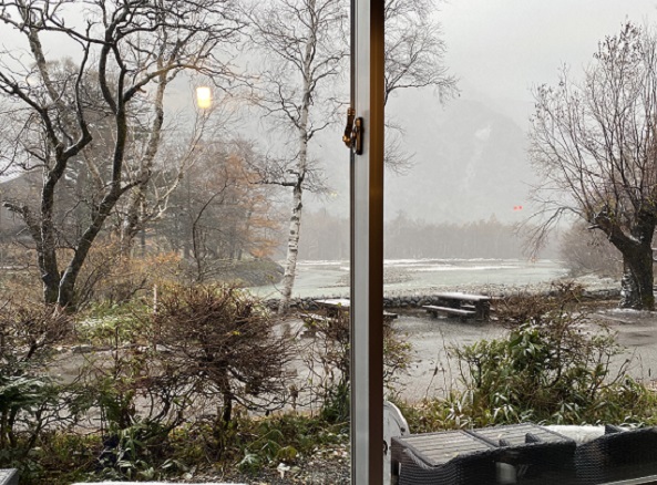 上高地五千尺ホテルのカフェラウンジ