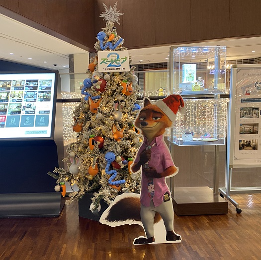 ミッドランドスクエアのクリスマスツリー(ズートピアとコラボ)