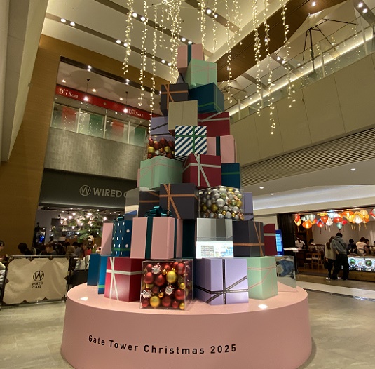 ゲートタワープラザレストラン街12階のツリー