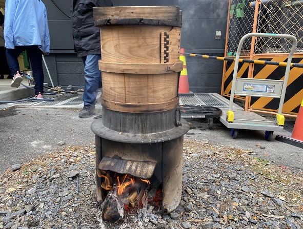金城学院大学(名古屋市守山区)キャンパス内で開催のイベント(クリスマスリースと正月飾り作り)2025年12月13日