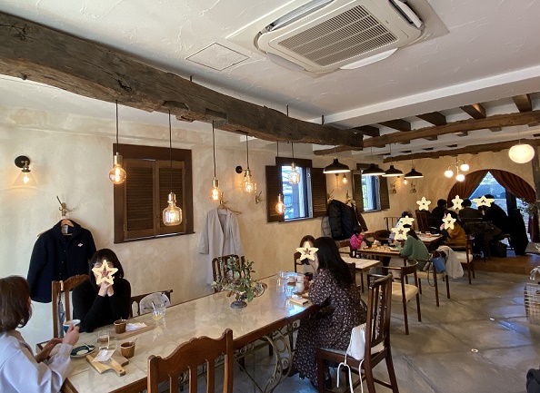 Garba（ガルバ）名古屋市東区東大曾根町の店内