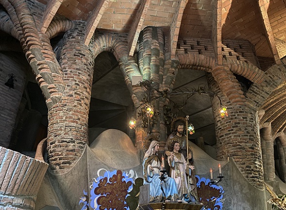 コロニア・グエル教会