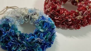 針は不要、挿すだけの布リース