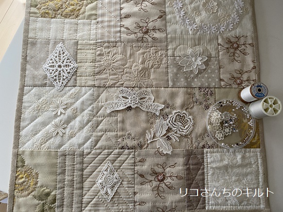 自作のパッチワークキルト（いやしのひととき）