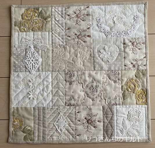 自作のパッチワークキルト（いやしのひととき）