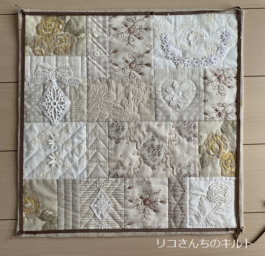 自作のパッチワークキルト（いやしのひととき）