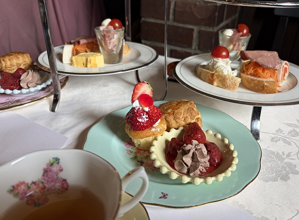 カフェRosa薔薇館（名古屋市天白区）の苺のアフタヌーンティー