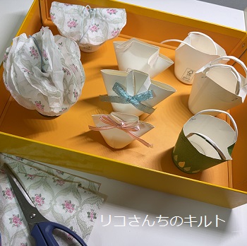 紙コップで作る小物入れ