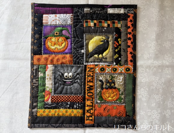 自作のハロウインミニタペストリー