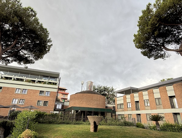 アドロオウティムホテル(ローマ)