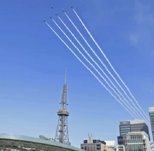 ブルーインパルス飛行（2026年9月19日名古屋久屋大通公園周辺上空）