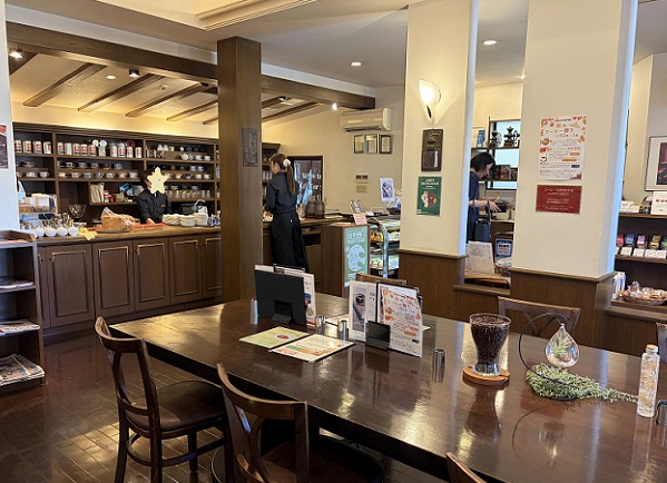KAZAN珈琲店四軒家店