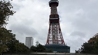 大通公園から見た札幌テレビ塔